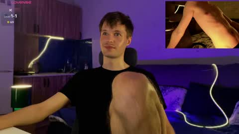 Leon online show from April 10, 7:07 pm