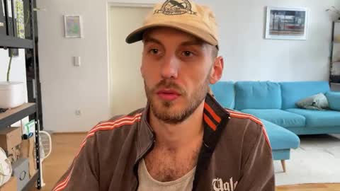 Leon online show from March 17, 2:22 pm