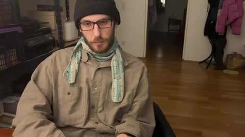 Leon online show from January 27, 8:39 pm