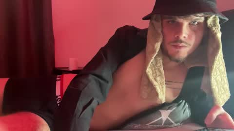 leosehenrot736234 online show from April 18, 7:58 pm