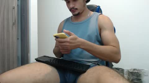 leostorm25 online show from January 7, 11:32 pm