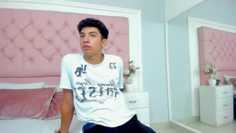 leovoss_ online show from July 29, 12:21 am