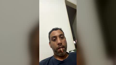 leozinhooo12 online show from March 7, 5:18 am