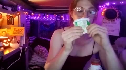 LesleyGumGrass- The Boring Trans girl online show from September 13, 2:14 am