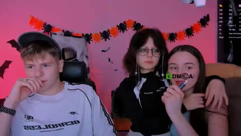 leslie_bird online show from October 23, 12:39 pm