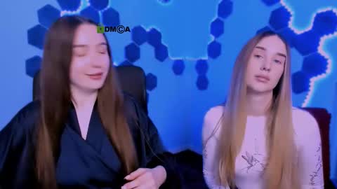 leslie_bird online show from December 16, 10:10 am