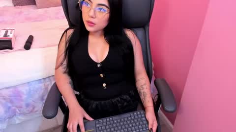 leslie online show from June 2, 4:09 pm