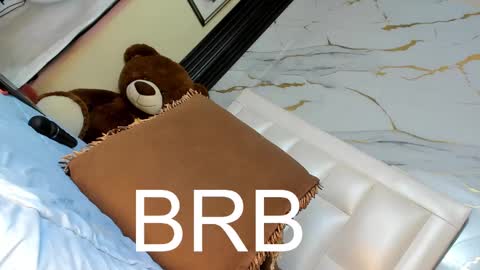 I am here from Monday to Friday from 730 am to 130 pm Colombia time and saturday from 500 am to 1000 am .... Soon Blue page online show from March 3, 12:50 pm