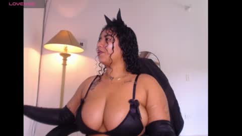 lesly online show from August 2, 4:42 pm