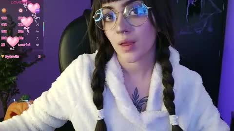 Less  online show from October 1, 6:29 pm