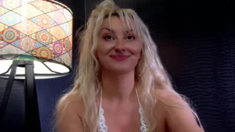 leticiareys online show from March 6, 1:54 pm