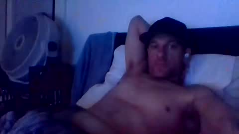 Snapshot of letmehitthat1986 chatting on November 2, 6:57 am letmehitthat1986 online show from November 2, 6:57 am