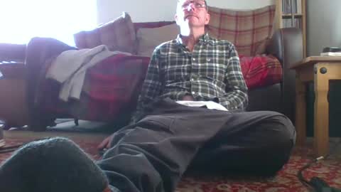 Snapshot of letmestrip chatting on December 5, 10:17 am paul online show from December 5, 10:17 am