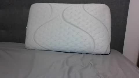 lets_play143 online show from November 12, 1:08 am