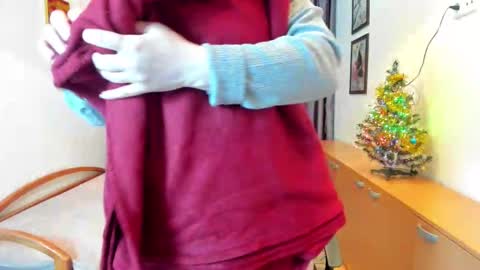 Naomi online show from December 19, 8:10 am