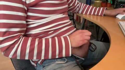 leukurrt online show from October 27, 7:52 am