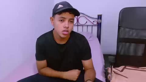 Snapshot of levii_7 chatting on September 26, 10:51 pm 0600AM-1200PM - online show from September 26, 10:51 pm