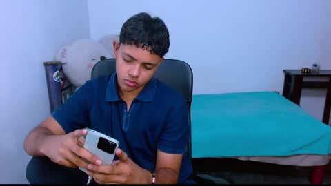 Snapshot of levii_7 chatting on October 23, 3:19 am 0600AM-1200PM - online show from October 23, 3:19 am