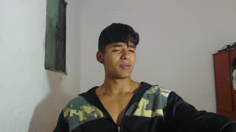 i  am lewis ly EDUARDO MEMDOZA15 online show from May 13, 3:43 pm