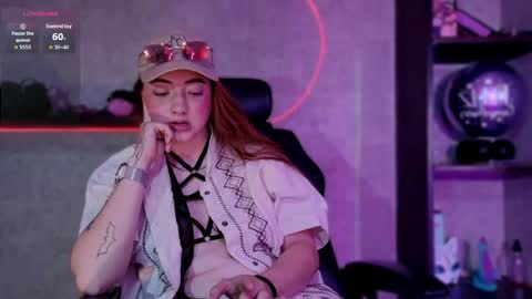 lexavega_ online show from June 3, 4:56 pm