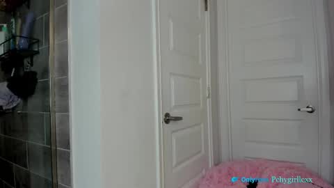 Lexie After Dark online show from March 4, 7:55 pm