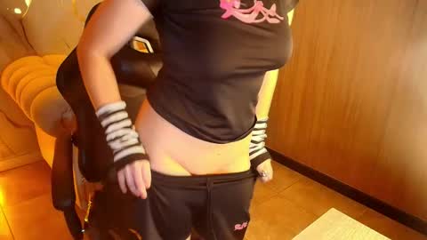lexiemarie_tf online show from December 2, 12:47 pm