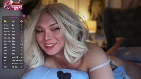 lexiesmith_ online show from December 19, 1:01 am