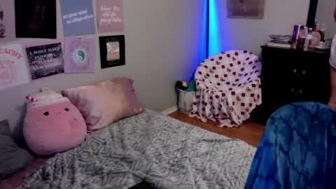 lexwyoex online show from December 21, 2:01 pm