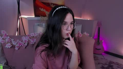 leylamirage online show from February 26, 1:03 pm