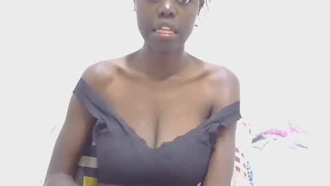 laylani69 online show from July 12, 6:00 pm