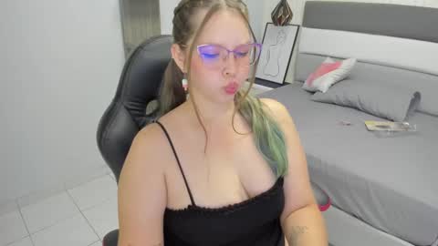   online show from March 4, 3:59 pm