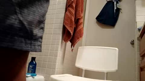 Snapshot of lgck12in chatting on October 23, 12:45 am C2bme online show from October 23, 12:45 am