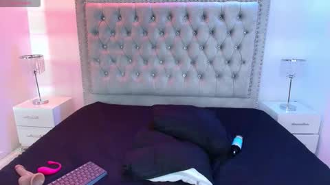 Lia  online show from December 5, 4:12 am