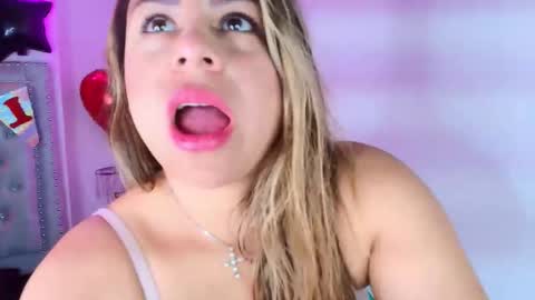 Lia  online show from February 21, 6:27 am