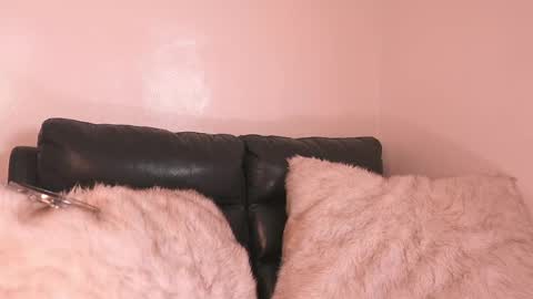 liaa online show from April 18, 4:25 am