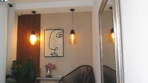 LIA online show from April 20, 6:33 pm