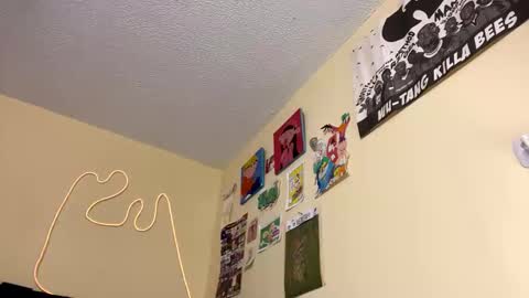 Little Queen Lia  online show from December 4, 8:30 pm