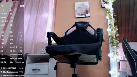 Lia Taylor online show from April 2, 5:53 pm