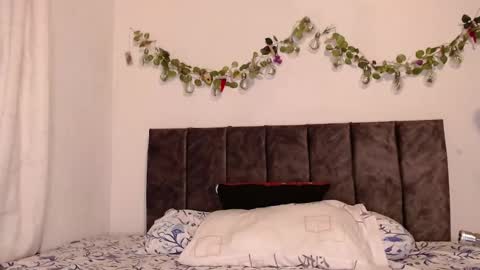 Snapshot of liaa_cute_ chatting on December 29, 12:20 am   lia  online show from December 29, 12:20 am