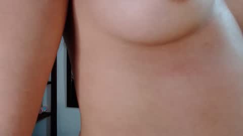 Snapshot of liaa_cute_ chatting on February 24, 5:00 am   lia  online show from February 24, 5:00 am