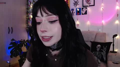 Liaa  online show from March 25, 11:00 pm