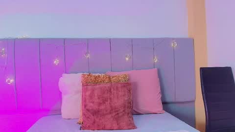 Liaa online show from April 4, 6:15 pm