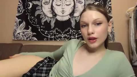 Snapshot of liabanny chatting on March 11, 5:02 am Julia  online show from March 11, 5:02 am