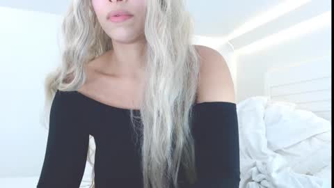 Lia Divina online show from November 19, 12:54 am