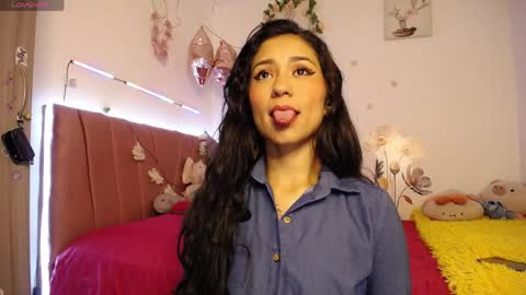 liahdiaz_ online show from April 5, 4:26 pm