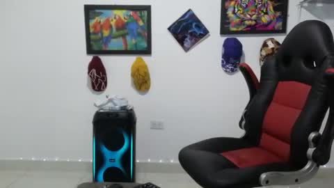 Andres online show from December 2, 9:02 pm