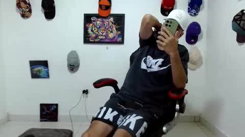 Andres online show from May 14, 10:52 pm