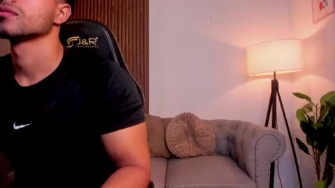 Liam Collins online show from June 5, 11:59 am