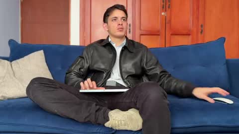 Liam online show from April 23, 3:24 pm