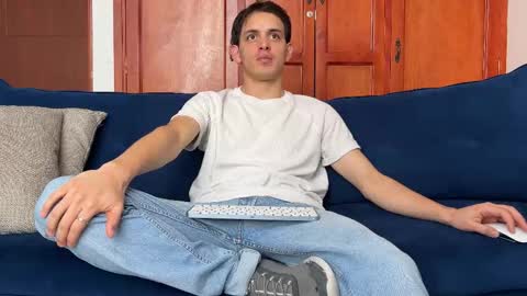 Liam online show from December 5, 4:49 pm